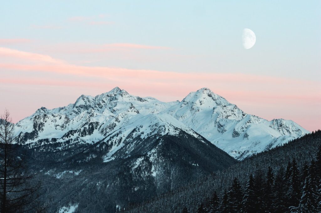 Snowy mountain 1287145 jpg